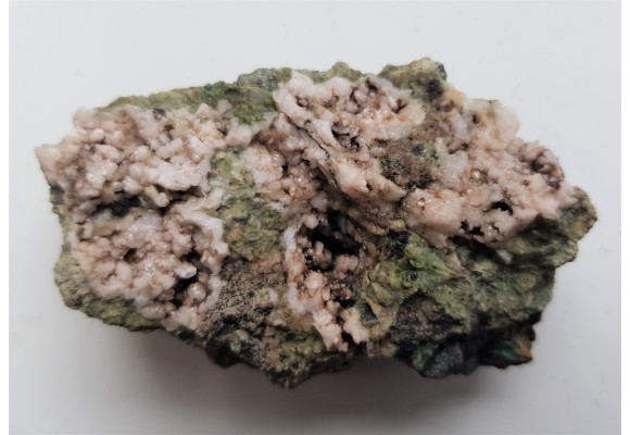 Szczotka kwarców mlecznych na skale żyłowej z Miedzianki k. Janowic Wlk.