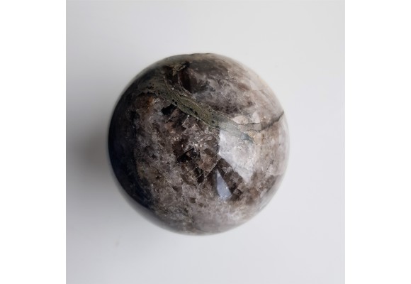 Kula polerowana z kwarcu/kwarcu dymnego z Czerniawy-Zdrój