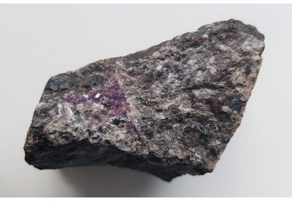 Amesyt chromowy z Tąpadeł k. Sobótki