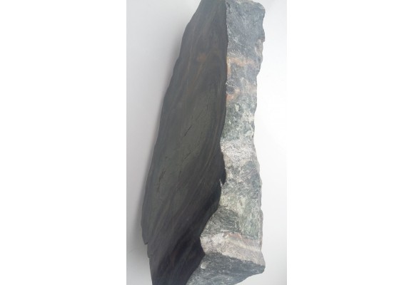 Wyjątkowa skała wapniowo-krzemianowa z Kowar