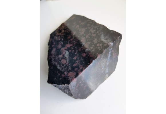 Masywny amfibolit z licznymi granatami z Kalska, lubuskie, eratyk