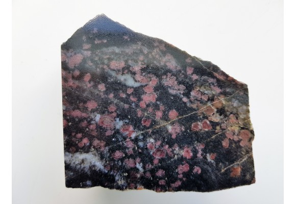 Masywny amfibolit z licznymi granatami z Kalska, lubuskie, eratyk