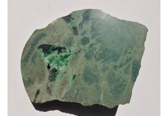 Prawdziwy jadeit z masywu Monviso we włoskich Alpach