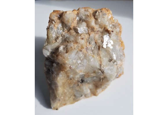 Kryształ berylu w pegmatycie desylifikowanym z Wir k. Sobótki