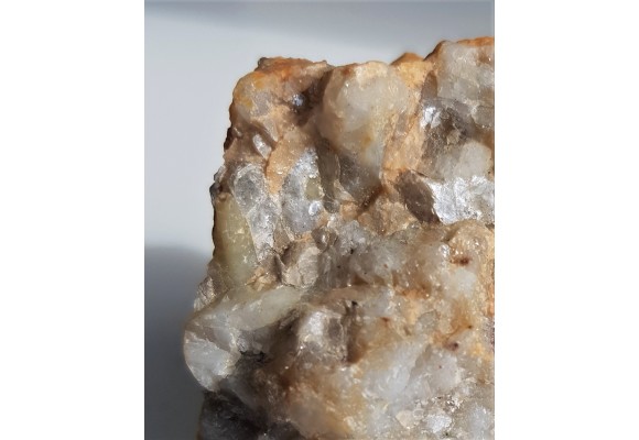 Kryształ berylu w pegmatycie desylifikowanym z Wir k. Sobótki