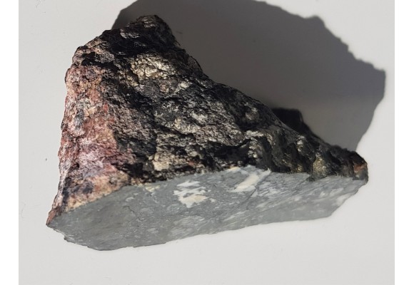 Saffloryt, rammelsbergit oraz skutterudyt ze Starego Julianowa k. Wałbrzycha