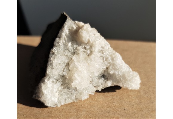 Druza idealnie wykształconych chabazytów z Męcinki k. Jawora