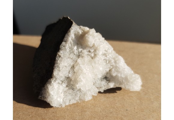 Druza idealnie wykształconych chabazytów z Męcinki k. Jawora