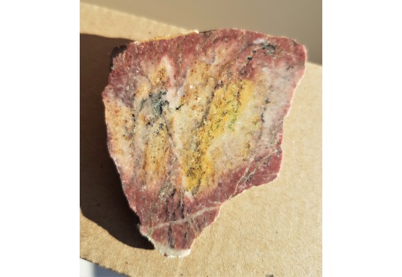 Ozdobna skała łyszczykowo-kwarcowa z Garbu Golińca k. Wojborza