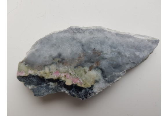 Ozdobny skarn magnezowy z Łażan k. Żarowa