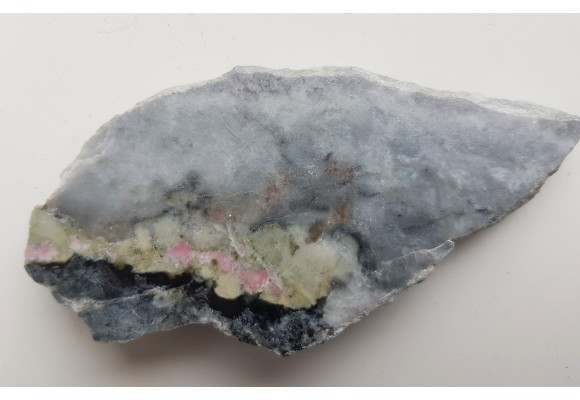 Ozdobny skarn magnezowy z Łażan k. Żarowa