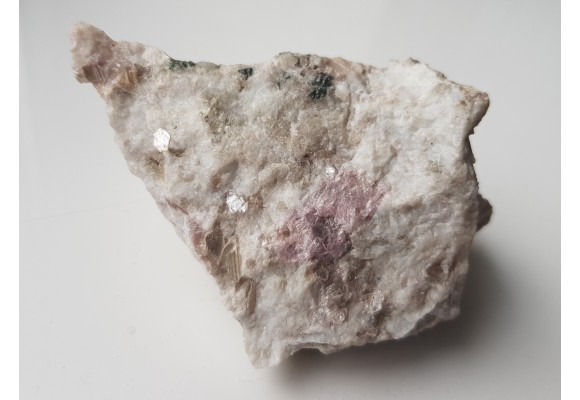 Lepidolit (mika litowa) z Piławy Górnej