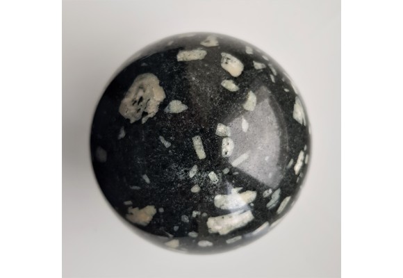 Wyjątkowa kula z porfiru (eratyk, lubuskie)