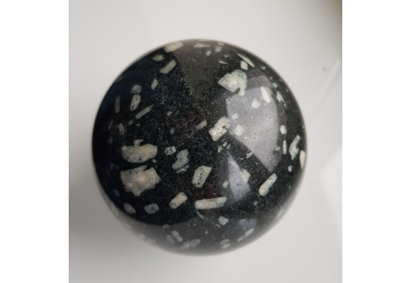 Wyjątkowa kula z porfiru (eratyk, lubuskie)
