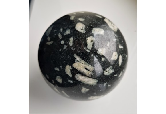 Wyjątkowa kula z porfiru (eratyk, lubuskie)