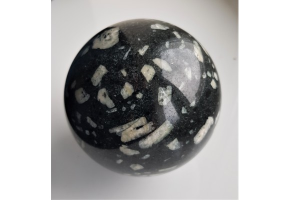 Wyjątkowa kula z porfiru (eratyk, lubuskie)