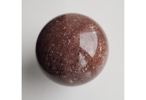 Kula z ryolitu/porfiru z Gór Kaczawskich