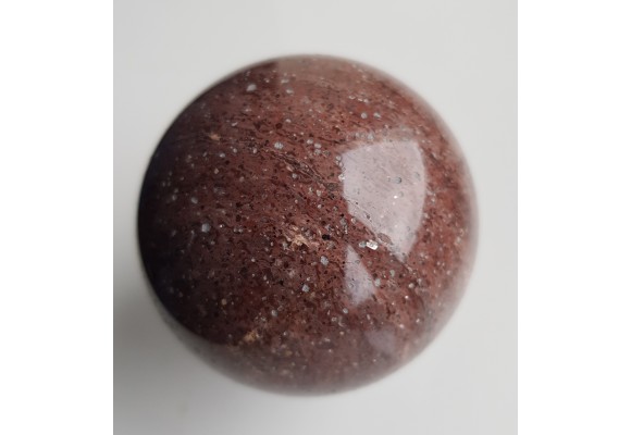 Kula z ryolitu/porfiru z Gór Kaczawskich