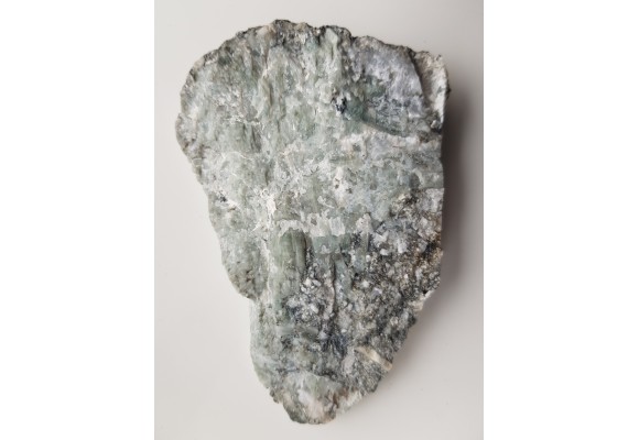 Płyta cała w kryształach berylu z pegmatytu desylifikowanego z Wir k. Sobótki