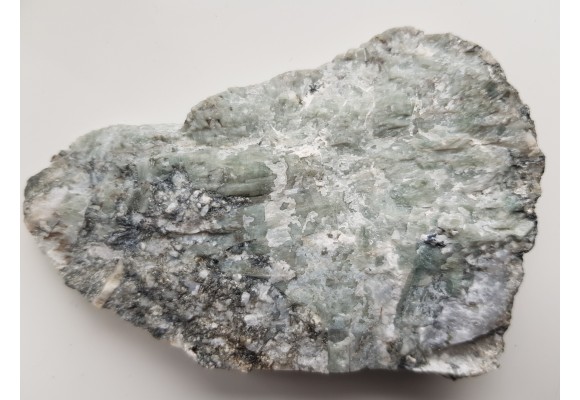 Płyta cała w kryształach berylu z pegmatytu desylifikowanego z Wir k. Sobótki