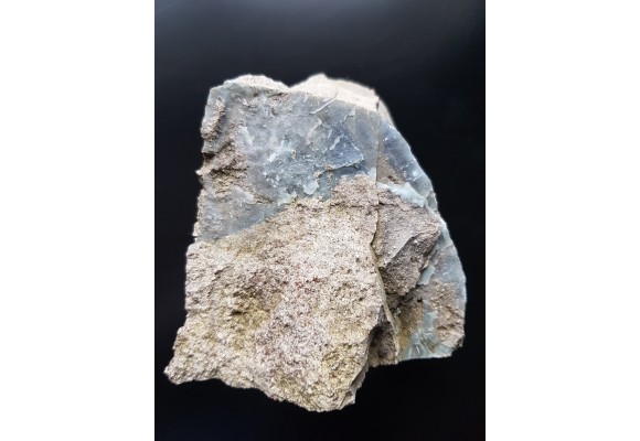 Niebieski foleryt (dickit) jako żyła w jasnym piaskowcu z Nowej Rudy