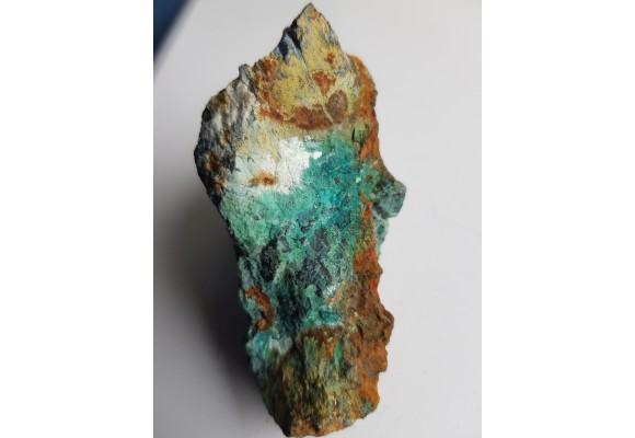 Olivenit, odm. leucochalcit z Miedzianki k. Janowic Wlk.