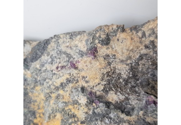 Amesyt chromowy z Tąpadeł k. Sobótki