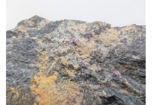 Amesyt chromowy z Tąpadeł k. Sobótki