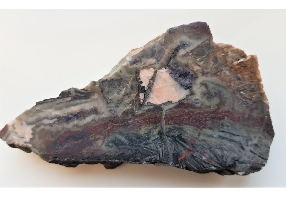 Antozonit, fluoryt zielony oraz hematyt w skarnie z Kowar