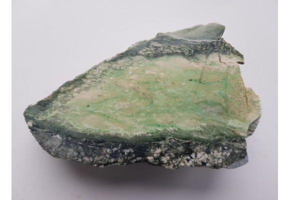 Rodingit z minerałami chromu z Jordanowa Śląskiego