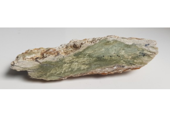 Nefryt z masywu Grochowej-Brzeźnicy