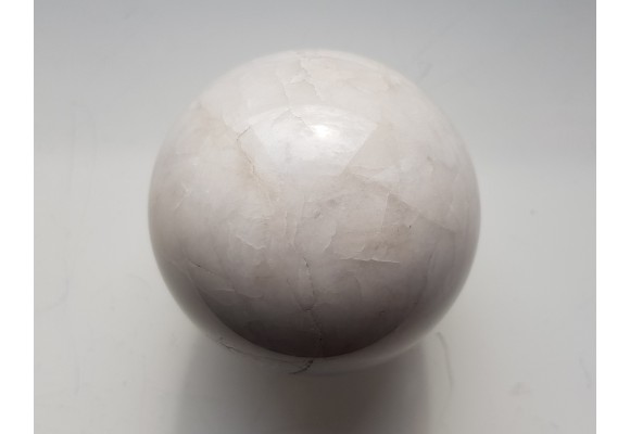 Kula polerowana z kwarcu mlecznego z okolic Mikołajowa k. Legnicy