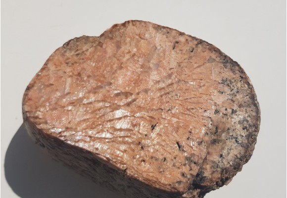 Wyjątkowy pegmatyt ze skaleniami z efektem adularescencji, eratyk, lubuskie