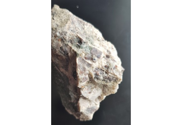 Pegmatoid z andaluzytem i szafirem ze Złotego Stoku