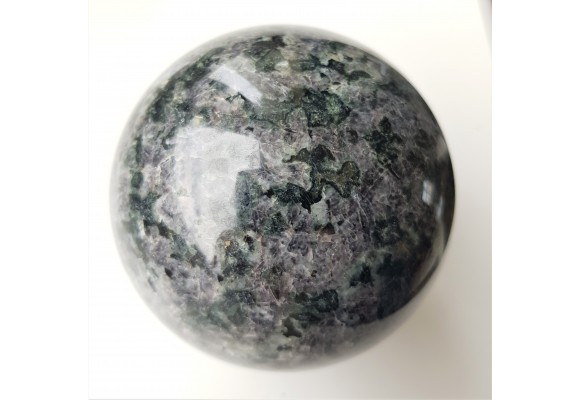 Wyjątkowa kula z anortozytu, leukogabra (eratyk, lubuskie)