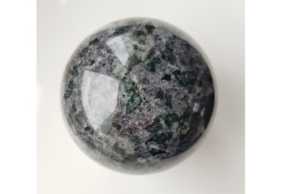 Wyjątkowa kula z anortozytu, leukogabra (eratyk, lubuskie)