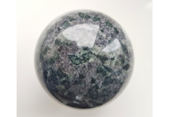 Wyjątkowa kula z anortozytu, leukogabra (eratyk, lubuskie)