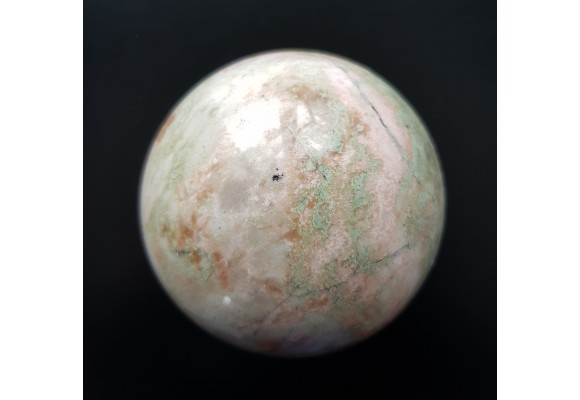 Kula polerowana z rodingitu z Sobótki