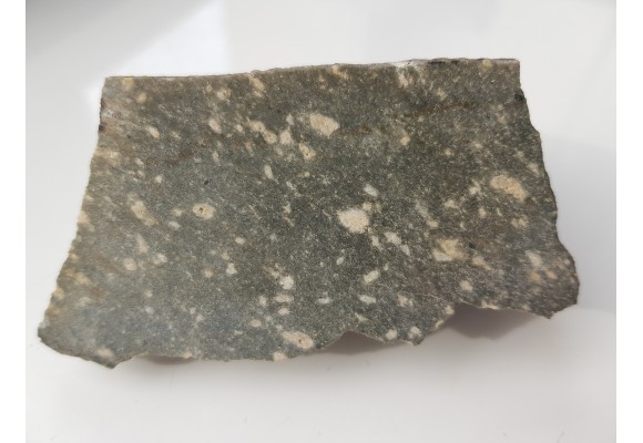 Nefelin w fonolicie z Opolna Zdr.