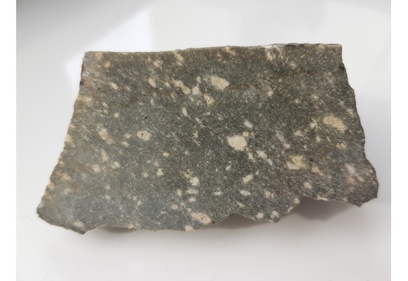 Nefelin w fonolicie z Opolna Zdr.