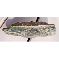 Nefryt złotostocki w skarnie magnezowym