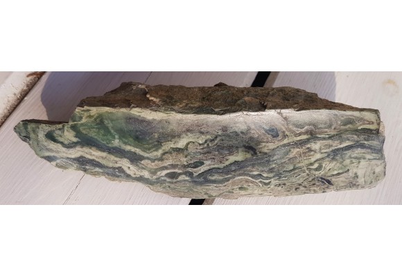 Nefryt złotostocki w skarnie magnezowym