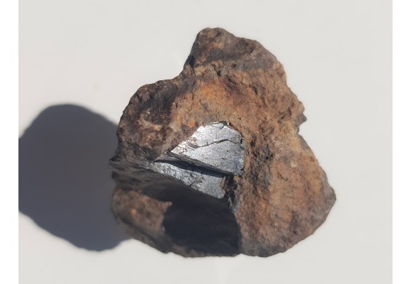 Duży augit w bazalcie z Różanej k. Złotoryi