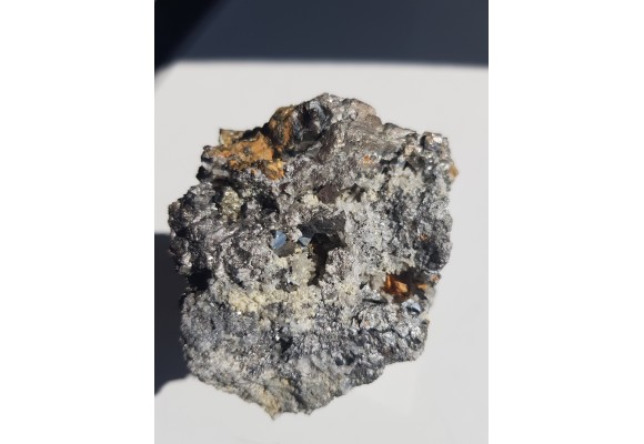 Żyła rudna z licznymi kryształami arsenopirytu z Radzimowic