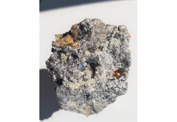 Żyła rudna z licznymi kryształami arsenopirytu z Radzimowic