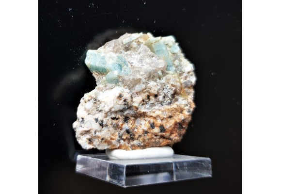 Akwamaryn z Ptasich Gniazd k. Szklarskiej Poręby