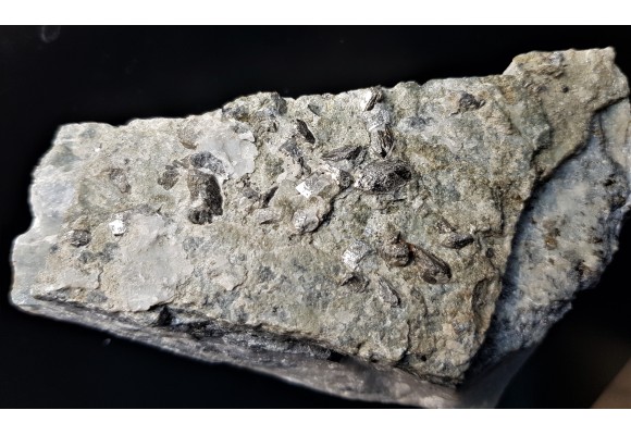 Duże kryształy arsenopirytu z Radzimowic