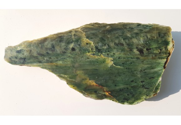 Okaz polerowanego nefrytu z Jordanowa Śląskiego