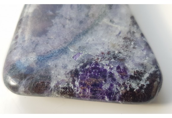 Unikatowy surowiec ozdobny - violan z doliny Aosty (Włochy)