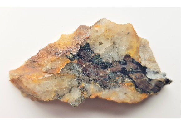 Gahnit (spinel cynkowy) z Gierczyna